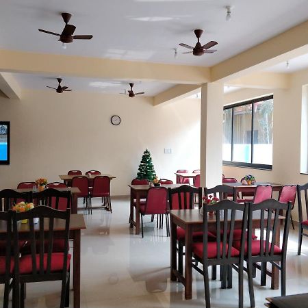 Dom'S Inn Calangute Esterno foto