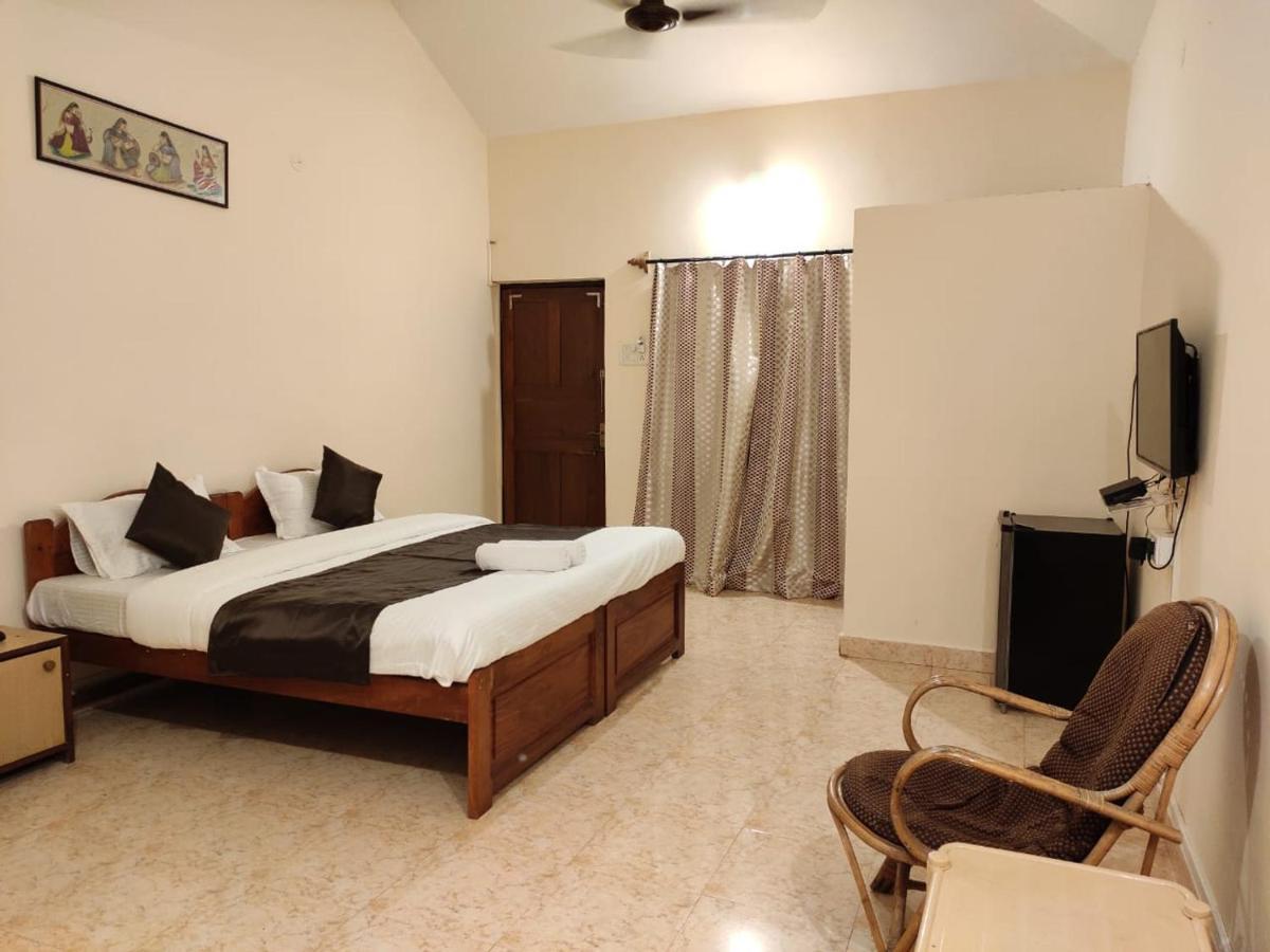 Dom'S Inn Calangute Esterno foto