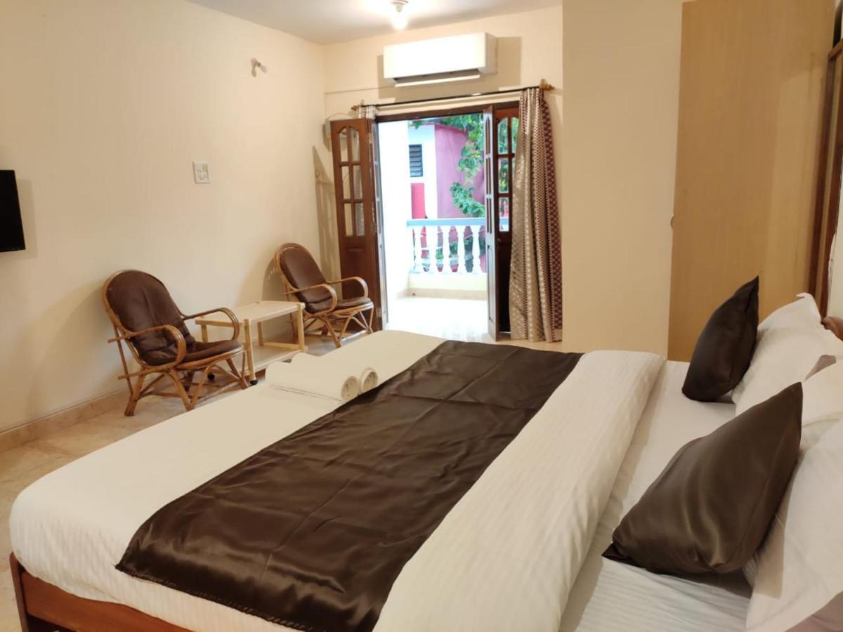 Dom'S Inn Calangute Esterno foto