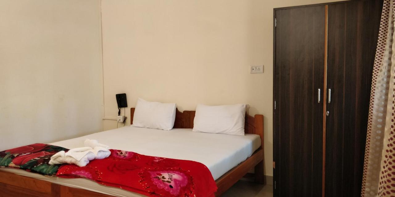 Dom'S Inn Calangute Esterno foto