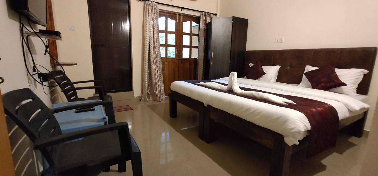 Dom'S Inn Calangute Esterno foto