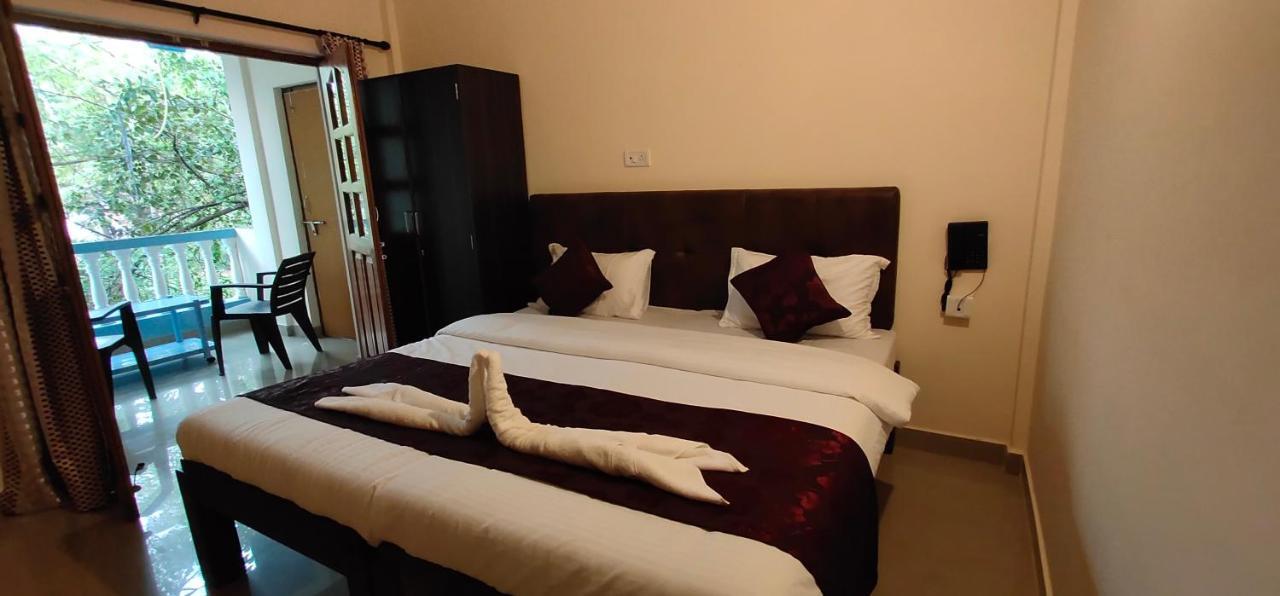Dom'S Inn Calangute Esterno foto