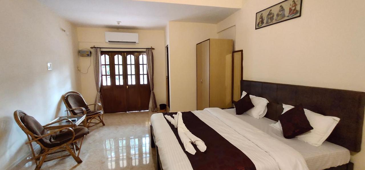 Dom'S Inn Calangute Esterno foto