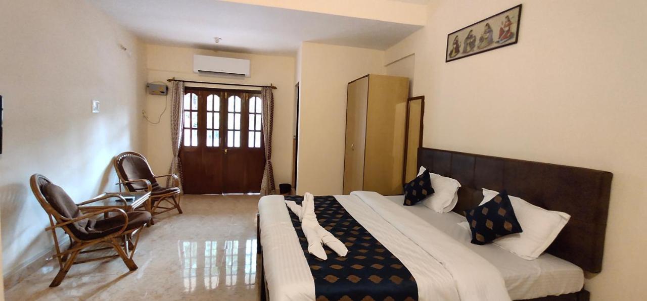 Dom'S Inn Calangute Esterno foto
