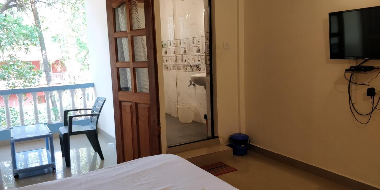 Dom'S Inn Calangute Esterno foto